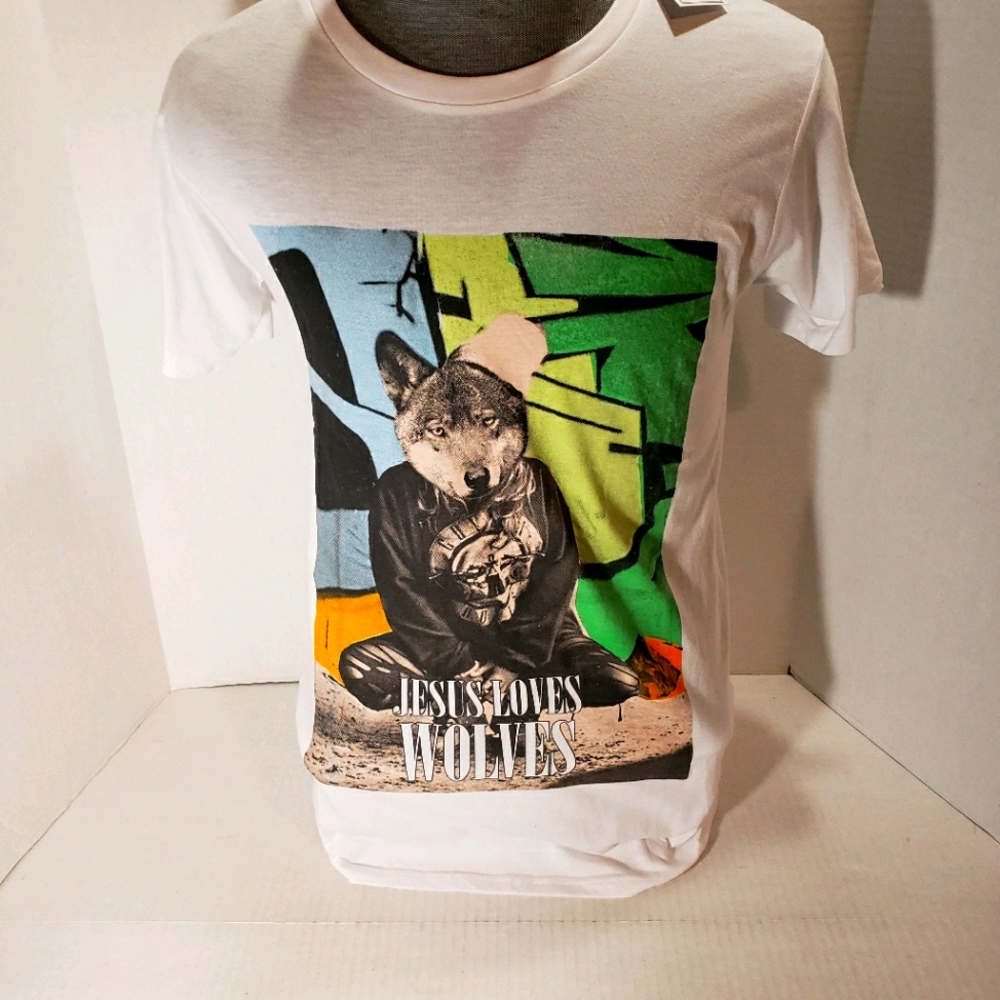 NWT Men's Eleven Paris Jesus Loves Wolves T-shirt